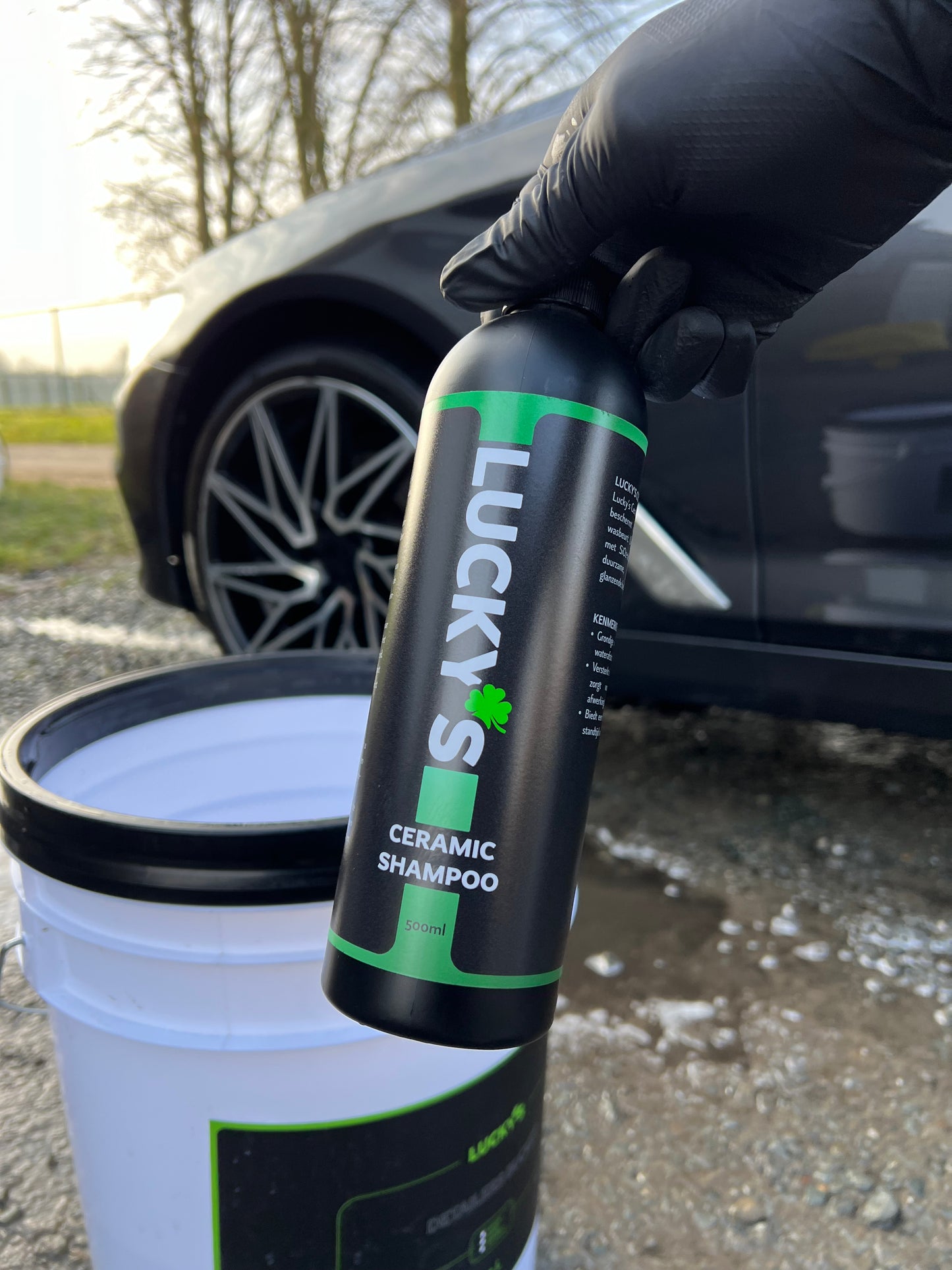 Lucky’s Ceramic Shampoo (500ml) ready to be poured into a bucket – a powerful 2-in-1 formula that cleans and protects in one step. Infused with SiO2 particles, it removes dirt while enhancing gloss and hydrophobic properties, ensuring long-lasting protection for your vehicle.